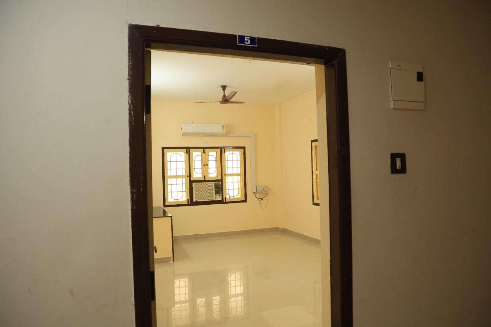 Official Sripuram Golden Temple Guest House Vellore Extérieur photo
